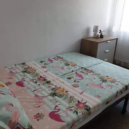 Sun & Sea 3 Bedroom De Grau Apartment *